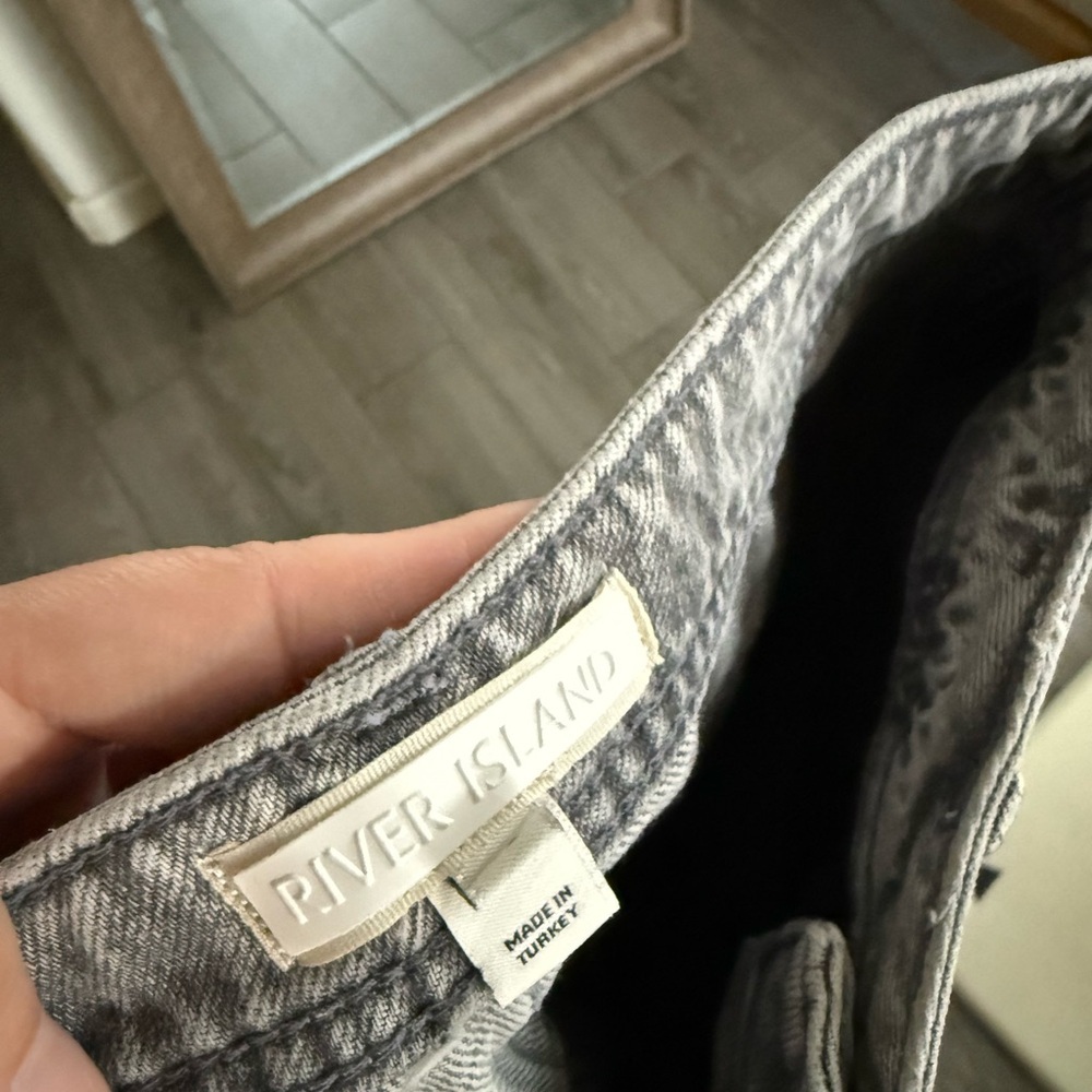 River Island|Gray high waisted,straight leg Jeans with raw hem•••size 12,staple - Picture 11 of 16